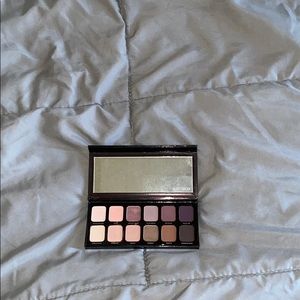 Laura mercier pallet